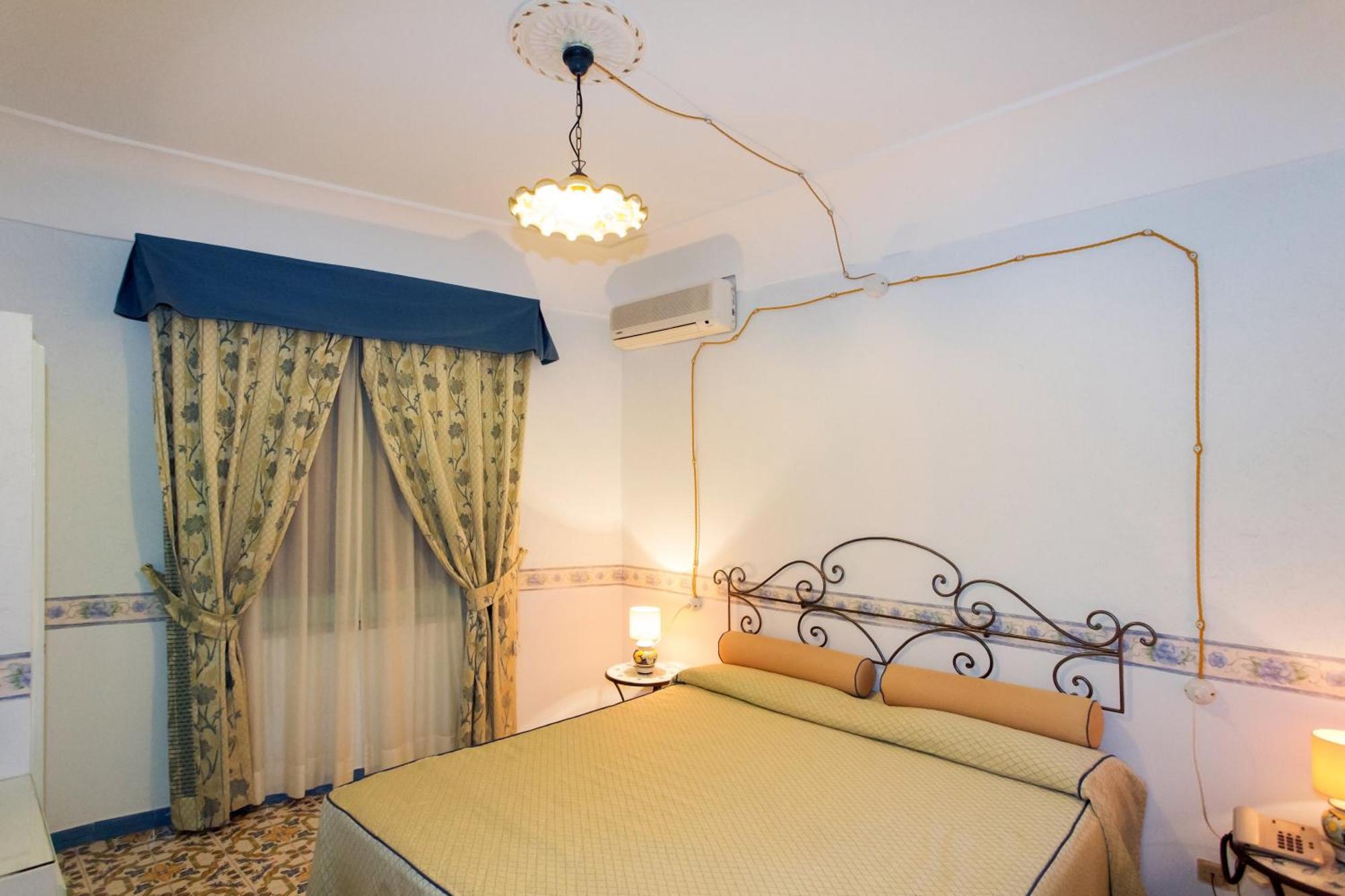 Hotel Holidays Fico D'india