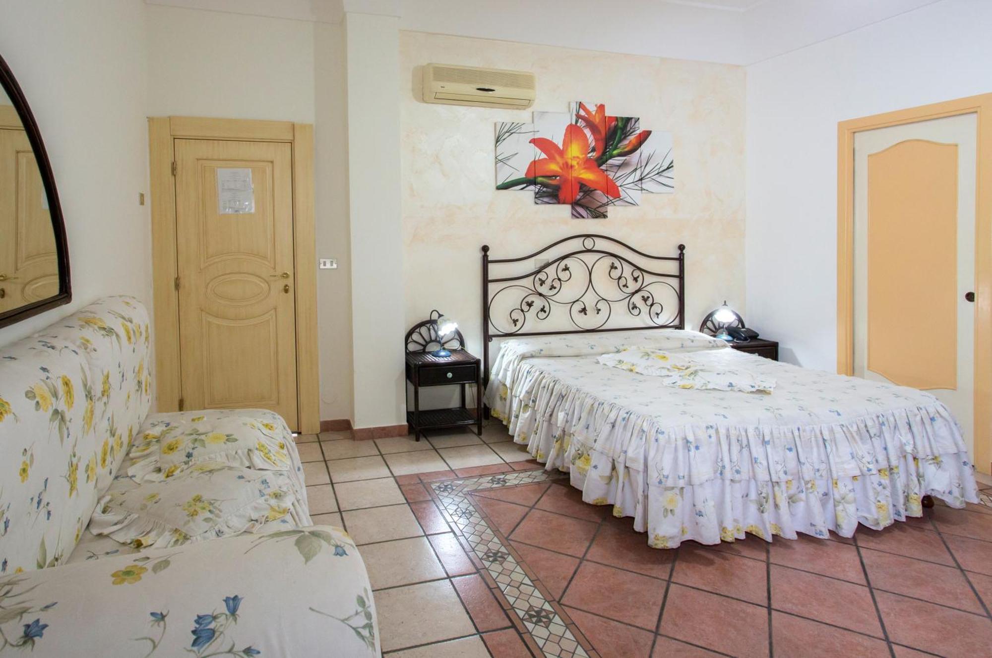 Hotel Holidays Fico D'india