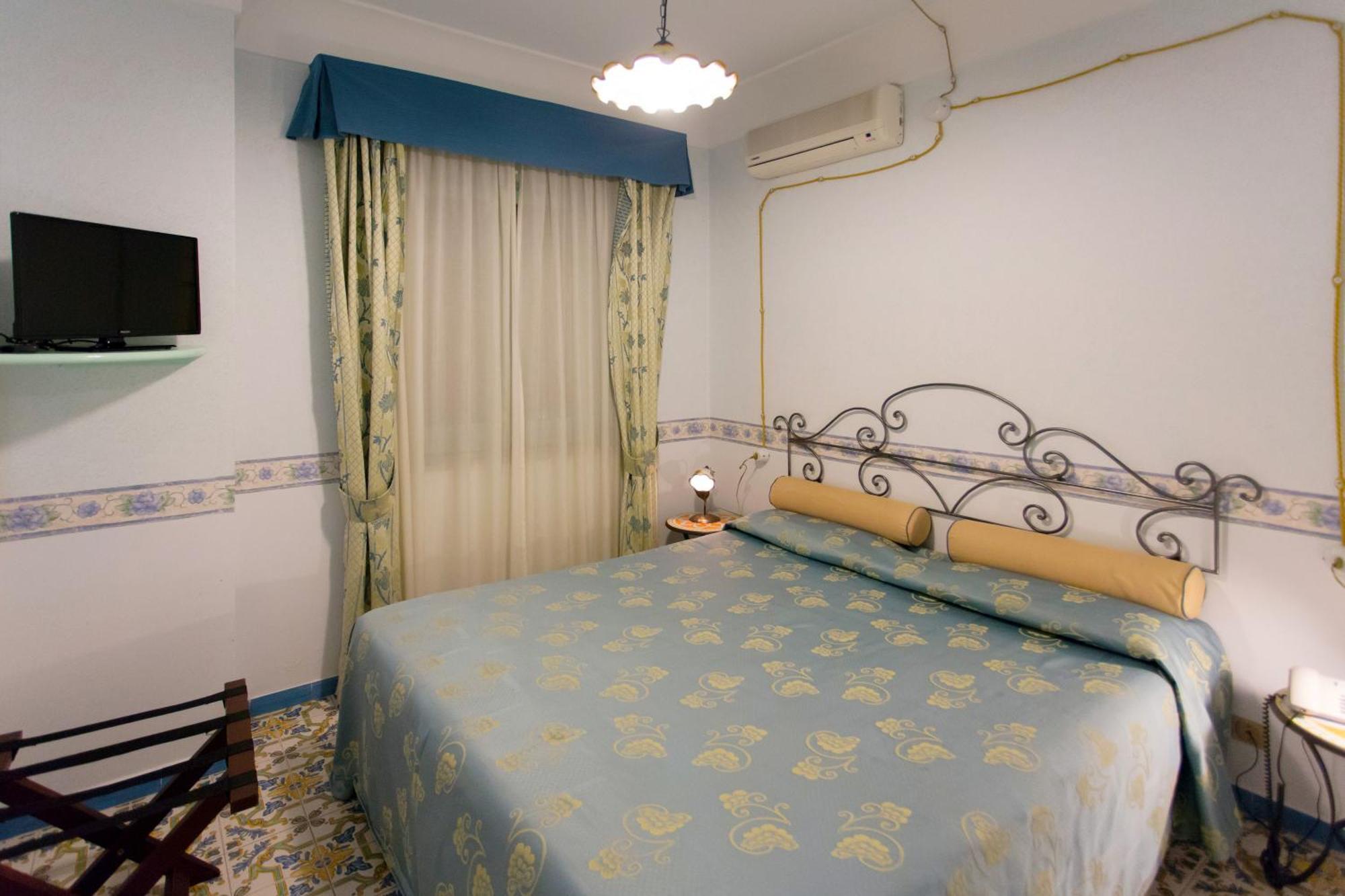 Holidays Fico D'india Hotel